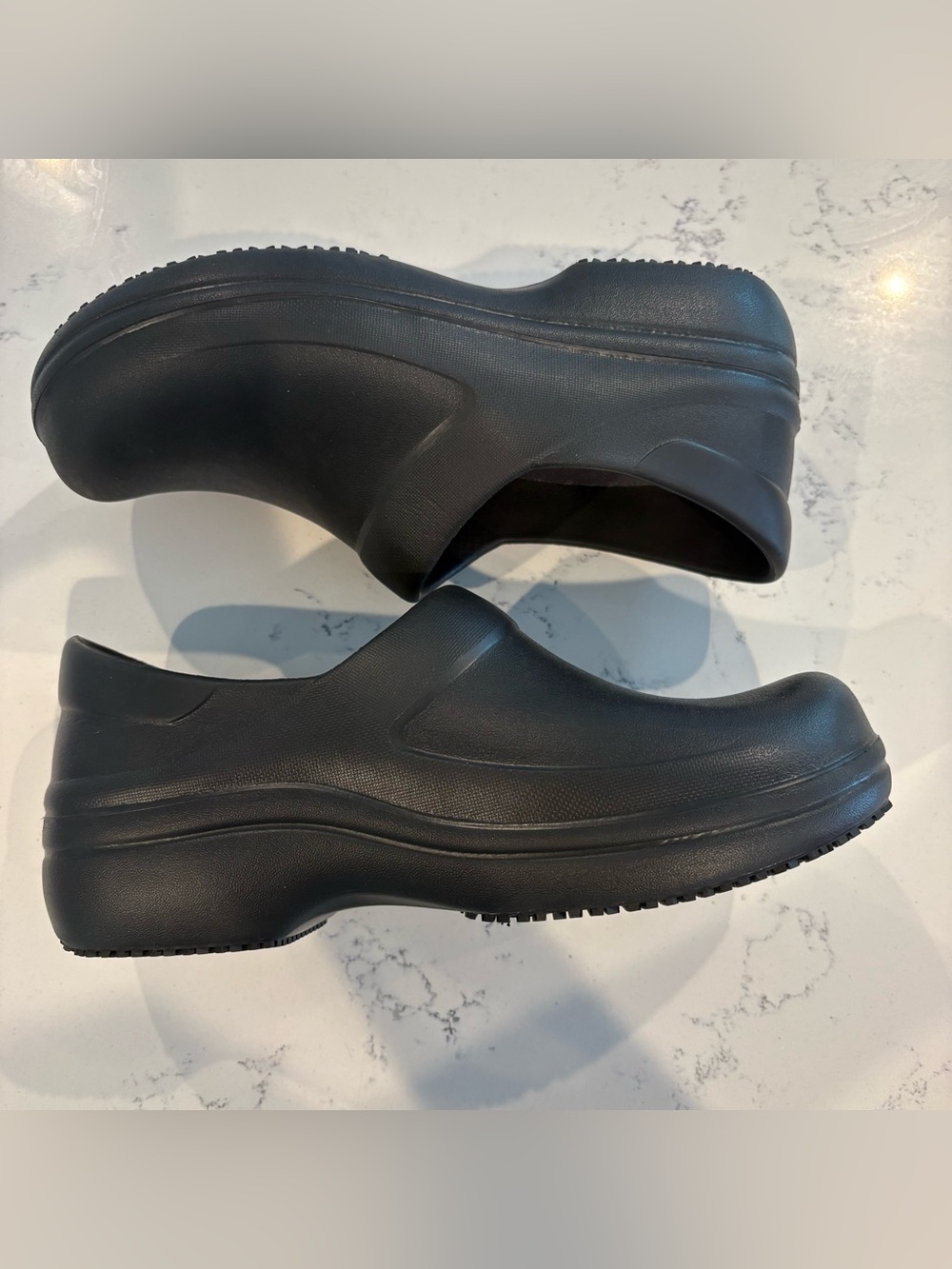 Crocs Dual Comfort Black Slip-On Clog Women's US 8
Lightweight Comfort
